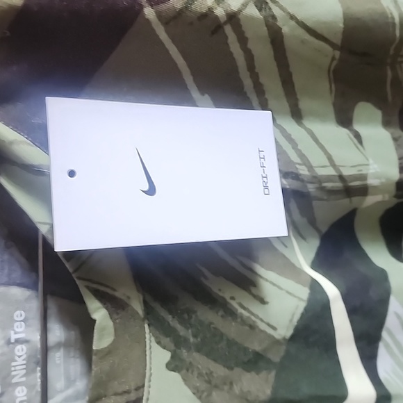 NWT Nike: The Nike Tee Dri-Fit, Green/Brown/ White, Men's 4XL - Picture 3 of 7